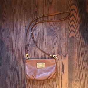 MARC BY MARC JACOBS brown leather crossbody